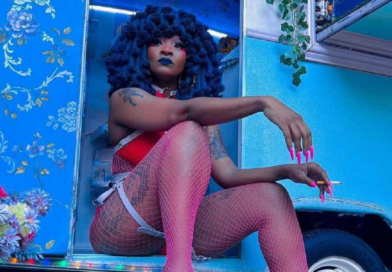 Uhlaba ikhefu kwezokuxhumana uMoonchild Sanelly